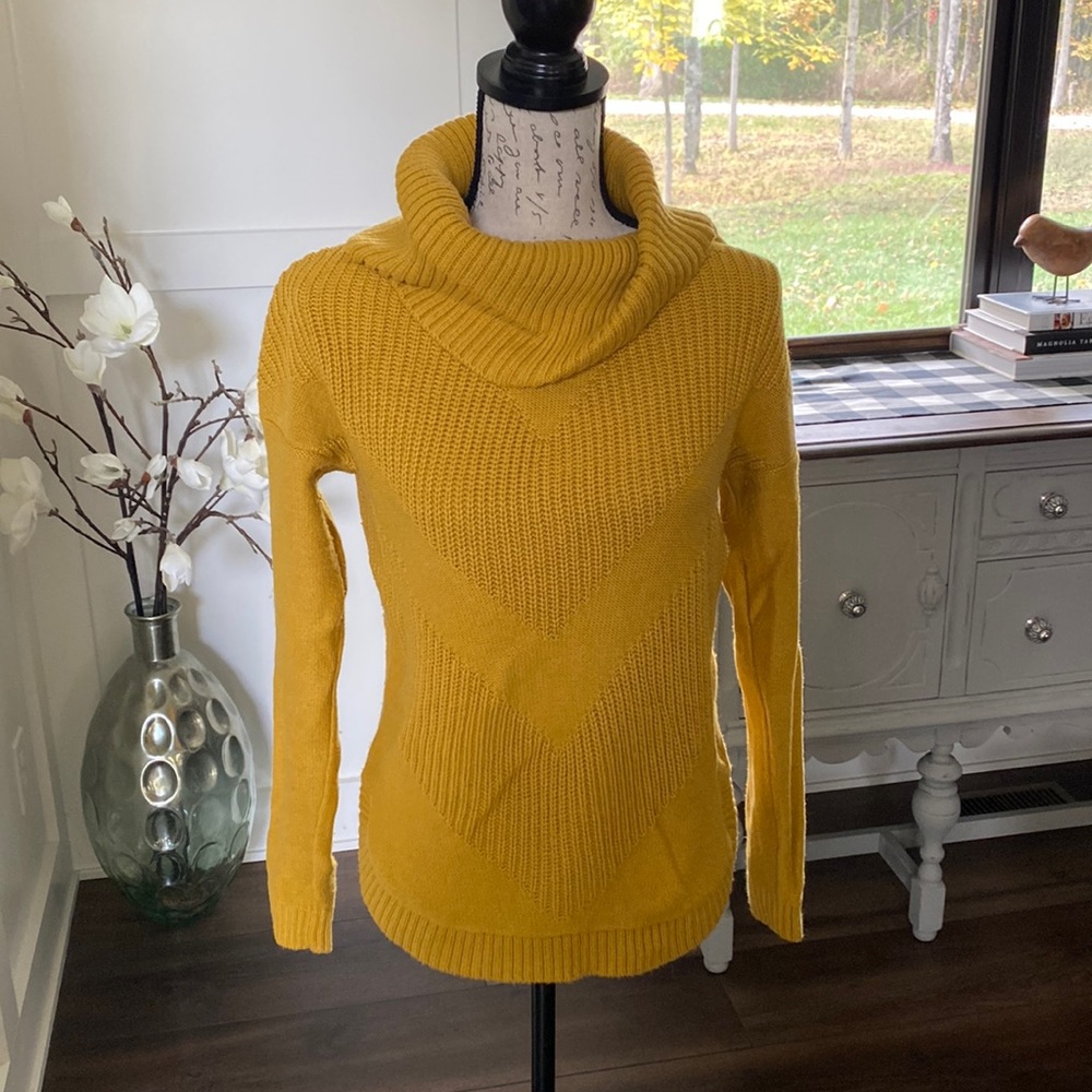 Banana Republic Sweater for women size small
